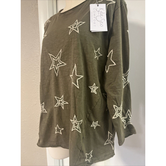 scandanavian embossed top by kyla seo - Picture 3 of 14